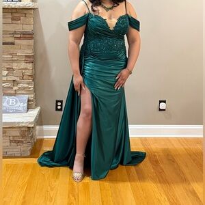 Elegant Green Evening Gown